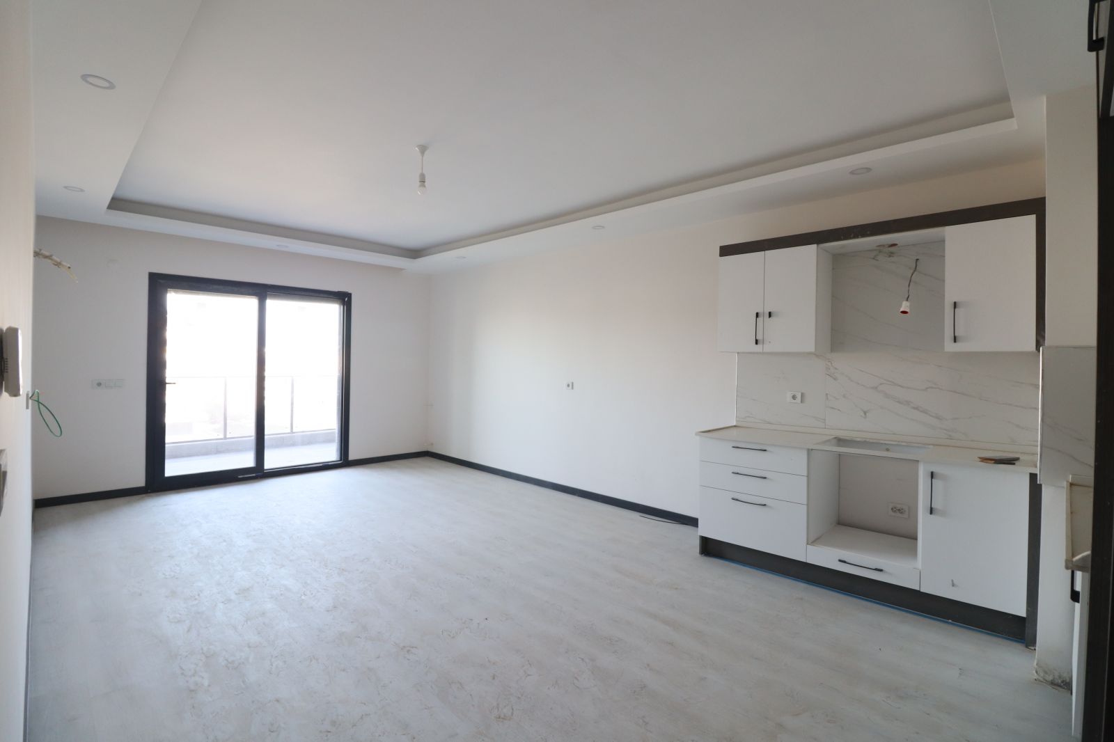 YENİ MAHALLE'DE SATILIK 1+1 DAİRE